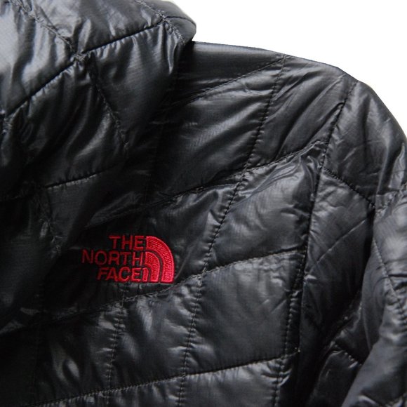 The North Face Women’s  Thermoball Packable Hooded Quilt Puffer Jacket, Black, S - Picture 5 of 9